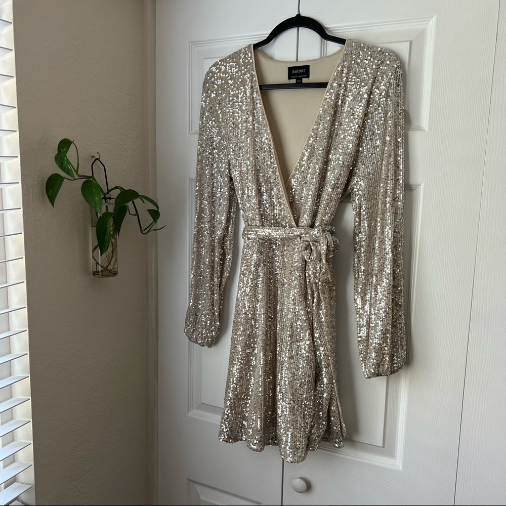 Bardot Champagne Gold Sequin Long Sleeve Party Cocktail Dress NWOT